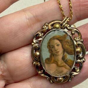 Vintage Portrait Oval Pendant Necklace Satin lady